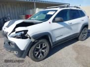 ✅ 2017 Jeep Cherokee Trailhawk L Plus • VIN: 1C4PJMBS1HD217370 • Lot: 42486588. Wystawiony na IAAI z przebiegiem 108 695 mil. Bezpłatny archiwum sprzedaży aukcyjnych z USA i szczegółowy raport historii pojazdu na DreamBid. Zdjęcie 2.