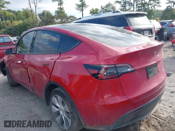 ✅ 2023 Tesla Model Y Long Range • VIN: 7SAYGDEE7PF673151 • Lot: 43123506. Wystawiony na IAAI z przebiegiem 39 845 mil. Bezpłatny archiwum sprzedaży aukcyjnych z USA i szczegółowy raport historii pojazdu na DreamBid. Zdjęcie 3.