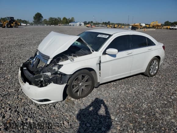 ✅ 2013 Chrysler 200 Touring • VIN: 1C3CCBBB9DN538823 • Lot: 81864185. Wystawiony na Copart z przebiegiem 151 183 mil. Bezpłatny archiwum sprzedaży aukcyjnych z USA i szczegółowy raport historii pojazdu na DreamBid. Zdjęcie 1.