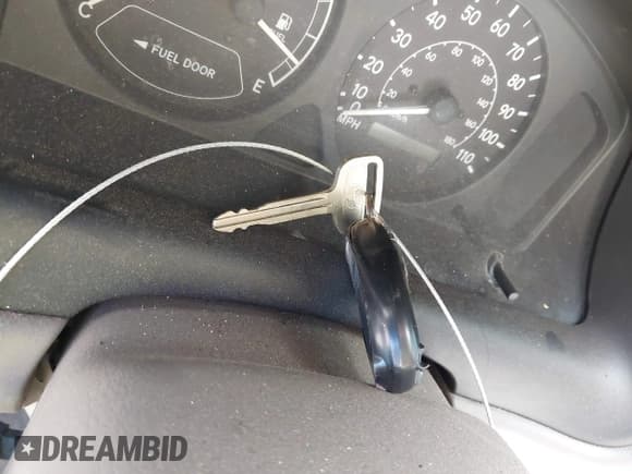 ✅ 1999 Toyota Corolla VE • VIN: 2T1BR12E1XC141396 • Lot: 42969365. Listed on IAAI with 215,831 mi. Free auction sales archive from the USA and detailed vehicle history report at DreamBid. Image 11.