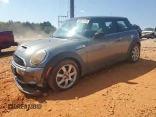 2010 MINI Hardtop S with VIN WMWMF7C59ATW88691, listed as a Copart auction lot 83971475 with 121,051 mi miles and Clean title. Bid and sale history available at DreamBid. Image 1.
