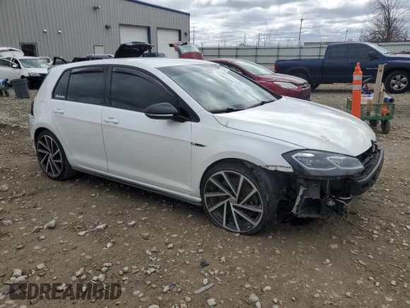 ✅ 2019 Volkswagen Golf R • VIN: WVWWA7AU2KW171835 • Lot: 53145785. Wystawiony na Copart z przebiegiem 137 130 mil. Bezpłatny archiwum sprzedaży aukcyjnych z USA i szczegółowy raport historii pojazdu na DreamBid. Zdjęcie 4.