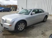 ✅ 2007 Chrysler 300 Touring • VIN: 2C3KA53G37H630228 • Lot: 90087305. Wystawiony na Copart z przebiegiem 138 191 mil. Bezpłatny archiwum sprzedaży aukcyjnych z USA i szczegółowy raport historii pojazdu na DreamBid. Zdjęcie 1.