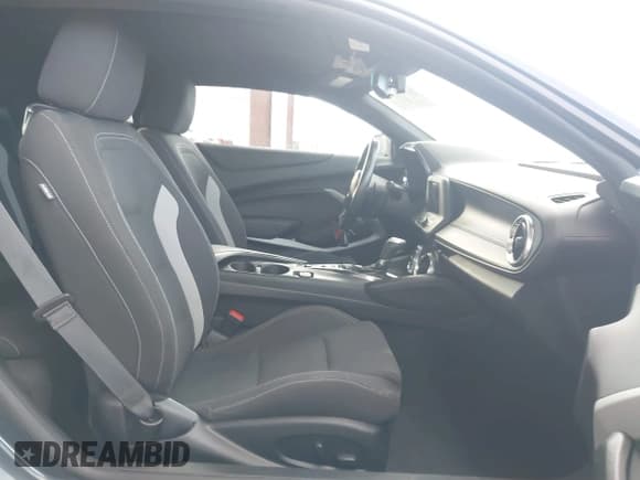 ✅ 2022 Chevrolet Camaro 1LT • VIN: 1G1FB1RX2N0120229 • Lot: 43726596. Listed on IAAI with 53,146 mi. Free auction sales archive from the USA and detailed vehicle history report at DreamBid. Image 5.