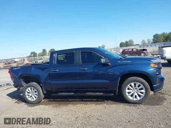 ✅ 2022 Chevrolet Silverado 1500 Custom • VIN: 1GCPYBEK8NZ226769 • Lot: 43565241. Wystawiony na IAAI z przebiegiem 39 608 mil. Bezpłatny archiwum sprzedaży aukcyjnych z USA i szczegółowy raport historii pojazdu na DreamBid. Zdjęcie 13.