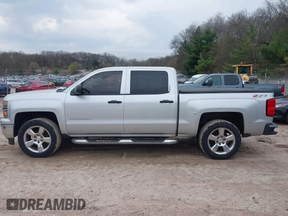 ✅ 2014 Chevrolet Silverado 1500 LT • VIN: 3GCUKREH3EG235137 • Lot: 42134613. Wystawiony na IAAI z przebiegiem 191 347 mil. Bezpłatny archiwum sprzedaży aukcyjnych z USA i szczegółowy raport historii pojazdu na DreamBid. Zdjęcie 14.