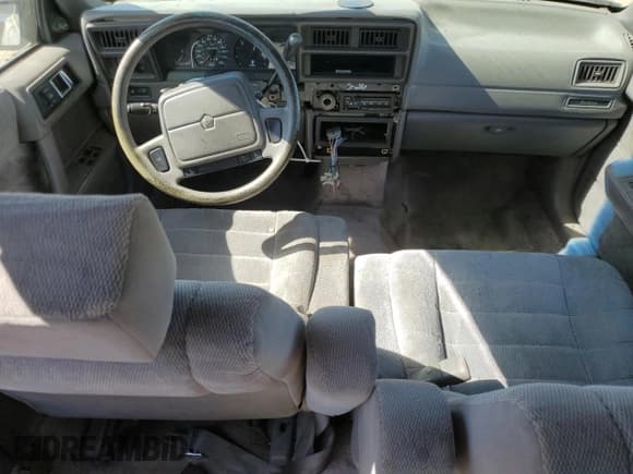 ✅ 1993 Plymouth Acclaim • VIN: 1P3XA4630PF630239 • Лот: 75910954. Опубликован ранее на Copart с пробегом 87 471 миль. Бесплатный доступ к архиву аукционных продаж из США и подробный отчёт об истории автомобиля на DreamBid. Изображение 8.