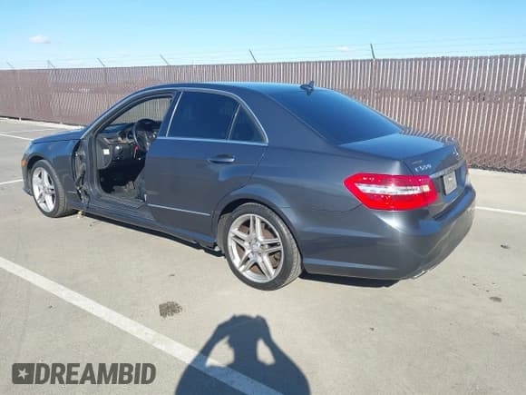 ✅ 2011 Mercedes-Benz E 550 Luxury • VIN: WDDHF7CB5BA266432 • Lot: 43367750. Listed on IAAI with 194,908 mi. Free auction sales archive from the USA and detailed vehicle history report at DreamBid. Image 3.