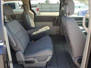 ✅ 2010 Chrysler Town & Country LX • VIN: 2A4RR2D12AR391715 • Lot: 80441775. Wystawiony na Copart z przebiegiem 66 669 mil. Bezpłatny archiwum sprzedaży aukcyjnych z USA i szczegółowy raport historii pojazdu na DreamBid. Zdjęcie 11.