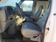 ✅ 2006 Ford Econoline Cargo • VIN: 1FTRE14W26DA37582 • Lot: 85396465. Wystawiony na Copart z przebiegiem 99 922 mil. Bezpłatny archiwum sprzedaży aukcyjnych z USA i szczegółowy raport historii pojazdu na DreamBid. Zdjęcie 7.