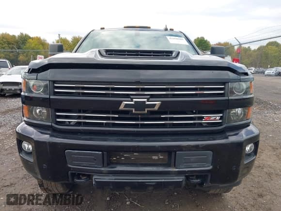 ✅ 2017 Chevrolet Silverado 2500HD LT • VIN: 1GC1KVEY7HF120235 • Lot: 43450105. Wystawiony na IAAI z przebiegiem 110 417 mil. Bezpłatny archiwum sprzedaży aukcyjnych z USA i szczegółowy raport historii pojazdu na DreamBid. Zdjęcie 6.