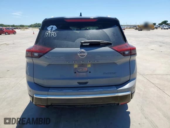 ✅ 2024 Nissan Rogue Platinum • VIN: JN8BT3DC9RW070536 • Lot: 66190485. Wystawiony na Copart z przebiegiem 34 240 mil. Bezpłatny archiwum sprzedaży aukcyjnych z USA i szczegółowy raport historii pojazdu na DreamBid. Zdjęcie 6.