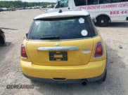 ✅ 2007 MINI Hardtop • VIN: WMWMF33597TT50354 • Lot: 42902757. Wystawiony na IAAI z przebiegiem 108 007 mil. Bezpłatny archiwum sprzedaży aukcyjnych z USA i szczegółowy raport historii pojazdu na DreamBid. Zdjęcie 16.