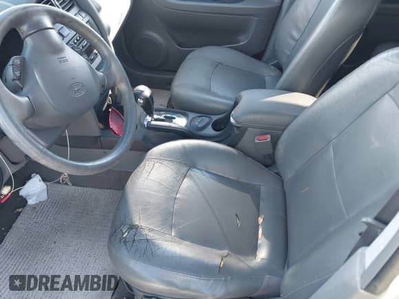 2003 Hyundai Santa Fe GLS с VIN KM8SC13D33U341129, выставлен на аукционе IAAI как лот 41699817 с пробегом 173 480 миль миль и . История ставок и продаж доступна на DreamBid. Изображение 12.