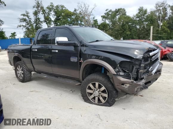 ✅ 2018 Ram 2500 Limited • VIN: 3C6UR5GL7JG258072 • Lot: 85266625. Listed on Copart with 84,866 mi. Free auction sales archive from the USA and detailed vehicle history report at DreamBid. Image 4.