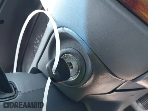 ✅ 2001 Toyota Camry CE • VIN: JT2BG22KX10546426 • Lot: 42812021. Listed on IAAI with 184,122 mi. Free auction sales archive from the USA and detailed vehicle history report at DreamBid. Image 11.