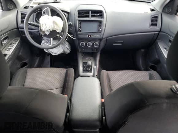 2019 Mitsubishi Outlander ES with VIN JA4AP3AU3KU033311, listed as a Copart auction lot 84254715 with Not provided miles and Salvage title. Bid and sale history available at DreamBid. Image 8.