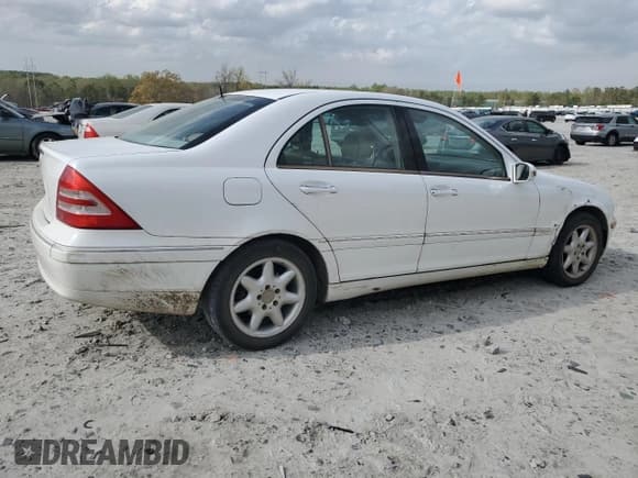 ✅ 2001 Mercedes-Benz C 230/260/280/320 • VIN: WDBRF61J51F078805 • Lot: 51609285. Listed on Copart with 223,663 mi. Free auction sales archive from the USA and detailed vehicle history report at DreamBid. Image 3.