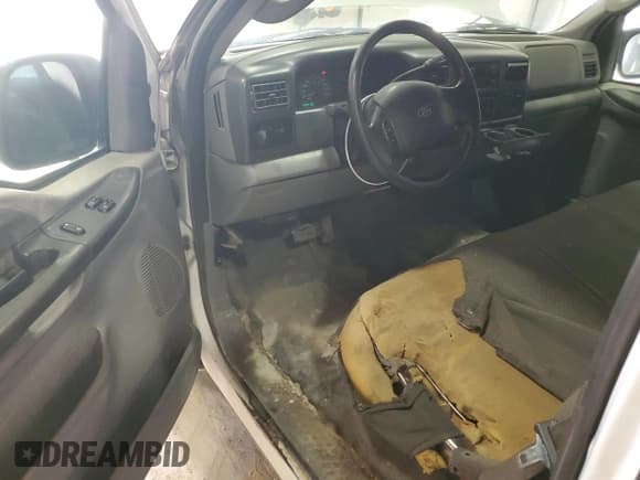 ✅ 2003 Ford F-250 XL • VIN: 3FTNF20L43MB35476 • Лот: 47252475. Опубликован ранее на Copart с пробегом 434 412 миль. Бесплатный доступ к архиву аукционных продаж из США и подробный отчёт об истории автомобиля на DreamBid. Изображение 8.