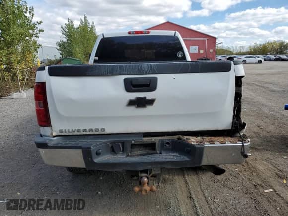2011 Chevrolet Silverado 2500HD Work Truck z VIN 1GC1KVCG0BF124337, wystawiony jako Copart lot #85530605 z przebiegiem 226 037 mil mil oraz Szkoda całkowita • Salvage title. Historia ofert i sprzedaży dostępna na DreamBid. Obrazek 6.