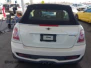 ✅ 2014 MINI Convertible S • VIN: WMWZP3C5XET706911 • Lot: 42217410. Wystawiony na IAAI z przebiegiem 54 649 mil. Bezpłatny archiwum sprzedaży aukcyjnych z USA i szczegółowy raport historii pojazdu na DreamBid. Zdjęcie 16.