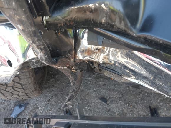 ✅ 2024 Chevrolet Silverado 1500 • VIN: 3GCUD4ED0RG412033 • Лот: 42533107. Опубликован ранее на IAAI с пробегом 4 258 миль. Бесплатный доступ к архиву аукционных продаж из США и подробный отчёт об истории автомобиля на DreamBid. Изображение 17.