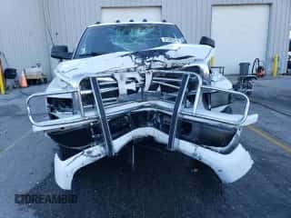 1999 Dodge 3500 z VIN 1B7MF3368XJ523868, wystawiony jako Copart lot #81302514 z przebiegiem 236 339 mil mil oraz Czysty tytuł • Clean title. Historia ofert i sprzedaży dostępna na DreamBid. Obrazek 5.