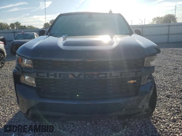 ✅ 2019 Chevrolet Silverado 1500 Custom • VIN: 3GCPYBEH2KG154970 • Lot: 71869245. Wystawiony na Copart z przebiegiem 107 893 mil. Bezpłatny archiwum sprzedaży aukcyjnych z USA i szczegółowy raport historii pojazdu na DreamBid. Zdjęcie 5.