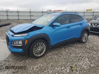 ✅ 2020 Hyundai Kona SEL • VIN: KM8K2CAA5LU529500 • Лот: 81104635. Опубликован ранее на Copart с пробегом 56 952 миль. Бесплатный доступ к архиву аукционных продаж из США и подробный отчёт об истории автомобиля на DreamBid. Изображение 1.