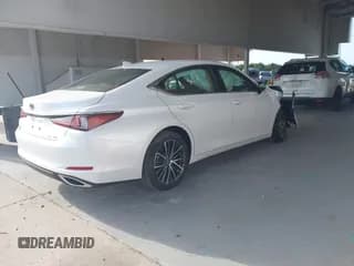 ✅ 2025 Lexus ES 350 • VIN: 58ADZ1B10SU194502 • Lot: 42456925. Listed on IAAI with 888 mi. Free auction sales archive from the USA and detailed vehicle history report at DreamBid. Image 4.