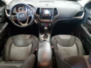 ✅ 2015 Jeep Cherokee Sport • VIN: 1C4PJLAB0FW506561 • Lot: 81920475. Wystawiony na Copart z przebiegiem 218 981 mil. Bezpłatny archiwum sprzedaży aukcyjnych z USA i szczegółowy raport historii pojazdu na DreamBid. Zdjęcie 8.