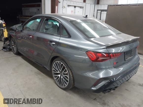 ✅ 2025 Audi S3 Premium Plus • VIN: WAUH5DGY3SA033639 • Lot: 41846005. Wystawiony na IAAI z przebiegiem Nie podano. Bezpłatny archiwum sprzedaży aukcyjnych z USA i szczegółowy raport historii pojazdu na DreamBid. Zdjęcie 3.