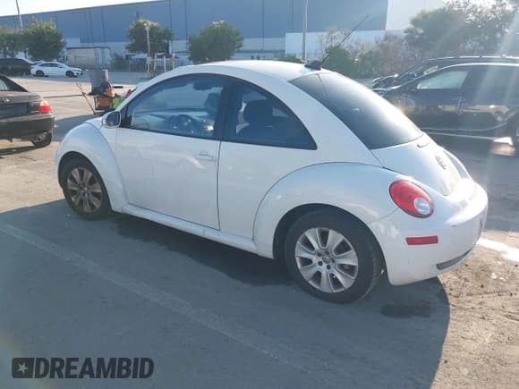 ✅ 2009 Volkswagen Beetle S • VIN: 3VWRG31C69M515489 • Лот: 43797288. Опубликован ранее на IAAI с пробегом 126 256 миль. Бесплатный доступ к архиву аукционных продаж из США и подробный отчёт об истории автомобиля на DreamBid. Изображение 3.