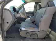 ✅ 2004 Ford F-150 XL • VIN: 1FTPF12574NA85682 • Lot: 66390205. Wystawiony na Copart z przebiegiem 154 670 mil. Bezpłatny archiwum sprzedaży aukcyjnych z USA i szczegółowy raport historii pojazdu na DreamBid. Zdjęcie 7.