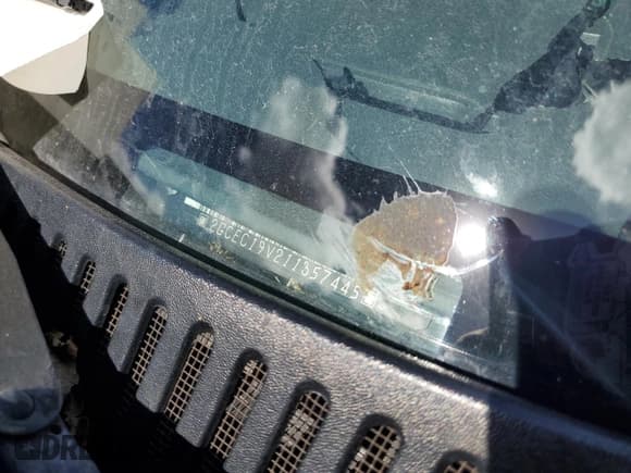 ✅ 2001 Chevrolet Silverado 1500 LS • VIN: 2GCEC19V211357445 • Лот: 77959714. Опубликован ранее на Copart с пробегом 199 967 миль. Бесплатный доступ к архиву аукционных продаж из США и подробный отчёт об истории автомобиля на DreamBid. Изображение 12.