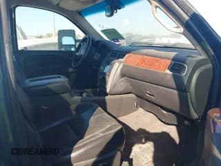 ✅ 2011 GMC Sierra 2500HD • VIN: 1GT211CG9BZ281072 • Lot: 43538000. Wystawiony na IAAI z przebiegiem 261 675 mil. Bezpłatny archiwum sprzedaży aukcyjnych z USA i szczegółowy raport historii pojazdu na DreamBid. Zdjęcie 5.