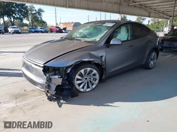 ✅ 2026 Tesla Model Y Long Range • VIN: 7SAYGDED5TA418948 • Lot: 43705204. Wystawiony na IAAI z przebiegiem 3 634 mil. Bezpłatny archiwum sprzedaży aukcyjnych z USA i szczegółowy raport historii pojazdu na DreamBid. Zdjęcie 2.