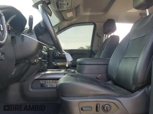 ✅ 2020 Chevrolet Silverado 1500 LTZ • VIN: 3GCUYGEL1LG171247 • Lot: 60271334. Wystawiony na Copart z przebiegiem 102 720 mil. Bezpłatny archiwum sprzedaży aukcyjnych z USA i szczegółowy raport historii pojazdu na DreamBid. Zdjęcie 7.