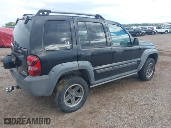 ✅ 2006 Jeep Liberty Renegade • VIN: 1J4GL38K56W288384 • Lot: 43067191. Listed on IAAI with 214,805 mi. Free auction sales archive from the USA and detailed vehicle history report at DreamBid. Image 4.