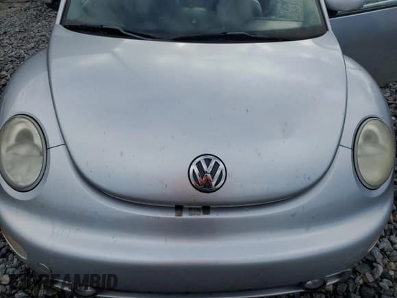 ✅ 2000 Volkswagen Beetle GLX • VIN: 3VWDD21C6YM438750 • Lot: 85651135. Listed on Copart with 75,006 mi. Free auction sales archive from the USA and detailed vehicle history report at DreamBid. Image 11.