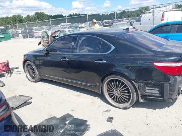 ✅ 2008 Lexus LS 460 • VIN: JTHBL46F285063357 • Lot: 43294981. Wystawiony na IAAI z przebiegiem 210 624 mil. Bezpłatny archiwum sprzedaży aukcyjnych z USA i szczegółowy raport historii pojazdu na DreamBid. Zdjęcie 15.