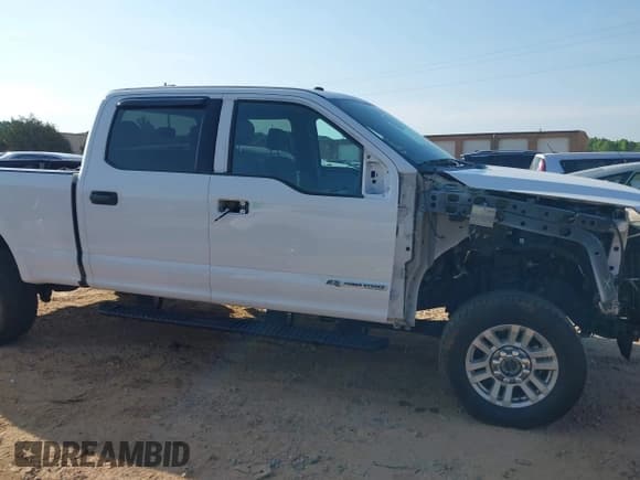 ✅ 2019 Ford F-250 XL • VIN: 1FT7W2BT4KEE35979 • Lot: 42140207. Listed on IAAI with 87,519 mi. Free auction sales archive from the USA and detailed vehicle history report at DreamBid. Image 14.