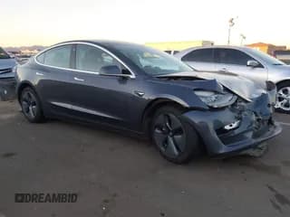 ✅ 2019 Tesla Model 3 Long Range • VIN: 5YJ3E1EB7KF386323 • Lot: 43551628. Wystawiony na IAAI z przebiegiem 103 673 mil. Bezpłatny archiwum sprzedaży aukcyjnych z USA i szczegółowy raport historii pojazdu na DreamBid. Zdjęcie 1.