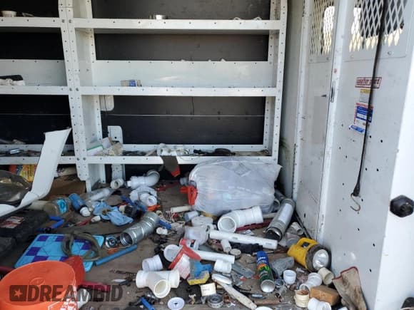 ✅ 2018 Ford Transit • VIN: 1FTYE2CM8JKA25507 • Лот: 78298193. Опубликован ранее на Copart с пробегом 167 425 миль. Бесплатный доступ к архиву аукционных продаж из США и подробный отчёт об истории автомобиля на DreamBid. Изображение 12.