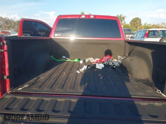 ✅ 2010 Dodge 1500 ST • VIN: 3D7JB1ET7AG157051 • Lot: 43241910. Wystawiony na IAAI z przebiegiem 176 362 mil. Bezpłatny archiwum sprzedaży aukcyjnych z USA i szczegółowy raport historii pojazdu na DreamBid. Zdjęcie 11.