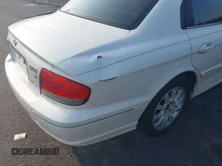 ✅ 2004 Hyundai Sonata GLS • VIN: KMHWF35H84A023577 • Lot: 43024859. Listed on IAAI with 186,478 mi. Free auction sales archive from the USA and detailed vehicle history report at DreamBid. Image 6.