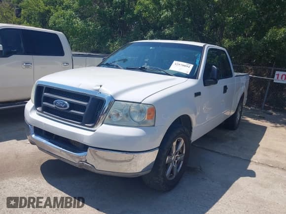 ✅ 2004 Ford F-150 STX • VIN: 1FTRX12W44KD93215 • Lot: 42970094. Listed on IAAI with 174,478 mi. Free auction sales archive from the USA and detailed vehicle history report at DreamBid. Image 2.