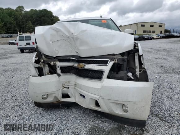 ✅ 2011 Chevrolet Suburban LT • VIN: 1GNSCJE07BR371113 • Lot: 73305634. Wystawiony na Copart z przebiegiem 182 465 mil. Bezpłatny archiwum sprzedaży aukcyjnych z USA i szczegółowy raport historii pojazdu na DreamBid. Zdjęcie 5.