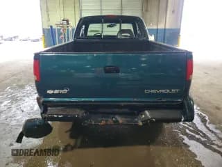 ✅ 1997 Chevrolet S-10 LS • VIN: 1GCCS19X9V8186904 • Лот: 50909605. Опубликован ранее на Copart с пробегом 318 377 миль. Бесплатный доступ к архиву аукционных продаж из США и подробный отчёт об истории автомобиля на DreamBid. Изображение 6.
