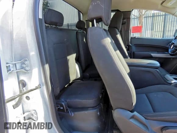 ✅ 2021 Chevrolet Colorado 2WD LT • VIN: 1GCHSCEN5M1110643 • Lot: 95501385. Wystawiony na Copart z przebiegiem 85 630 mil. Bezpłatny archiwum sprzedaży aukcyjnych z USA i szczegółowy raport historii pojazdu na DreamBid. Zdjęcie 6.